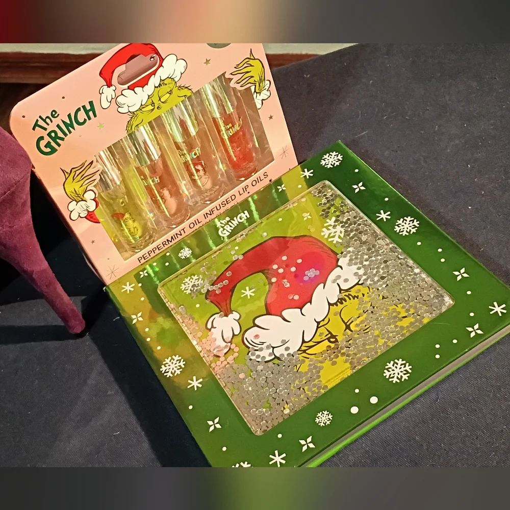 NWT Taste Beauty Grinch Bundle